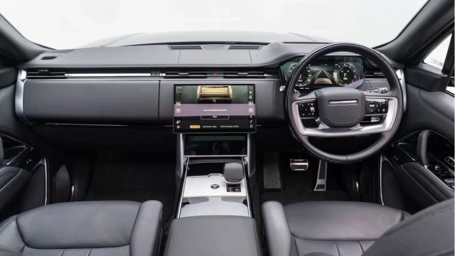 Land Rover Range Rover (24 Reg) 3.0 P550e Autobiography Hybrid (Shadow) Image 2