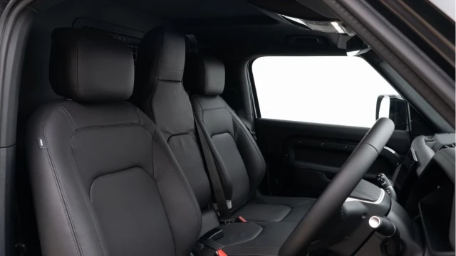 Land Rover Defender (25 Reg) 90 3.0 D350 X-Dynamic HSE Hard Top Commercial (3 Seat) (+VAT) Image 3