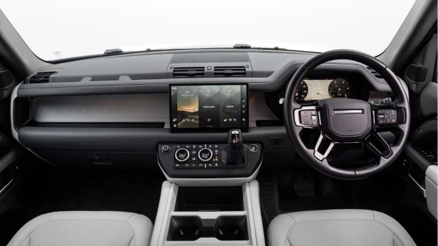 Land Rover Defender (74 Reg) 110 3.0 D350 X-Dynamic HSE (Black Pack) Image 2