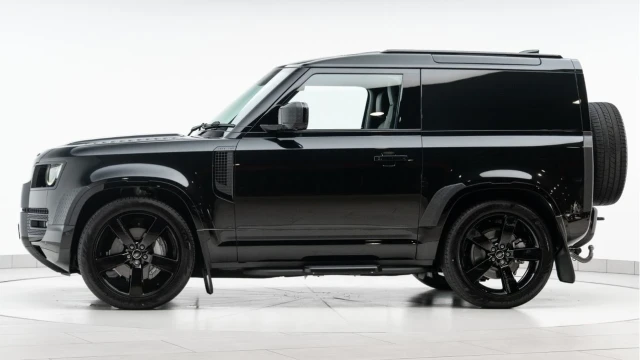 Land Rover Defender (25 Reg) 90 3.0 D350 X-Dynamic HSE Hard Top Commercial (3 Seat) (+VAT) Image 2