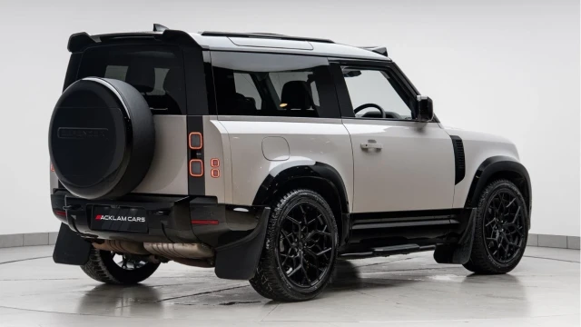 Land Rover Defender (75 Reg) 90 3.0 D250 X-Dynamic SE (Bespoke) Image 7
