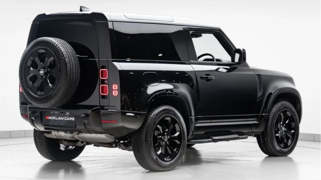 Land Rover Defender (25 Reg) 90 3.0 D250 X-Dynamic HSE Hard Top Commercial (3 Seat) (+VAT) Image 6