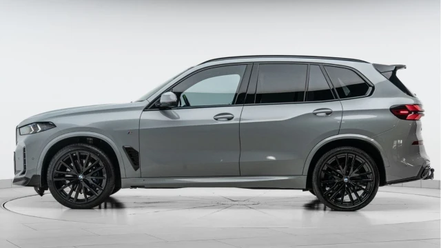 BMW X5 (24 Reg) 3.0 40D M Sport xDrive (7 Seat) (Bespoke) Image 4