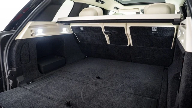 Land Rover Range Rover (74 Reg) 3.0 P550e Autobiography Hybrid Image 8