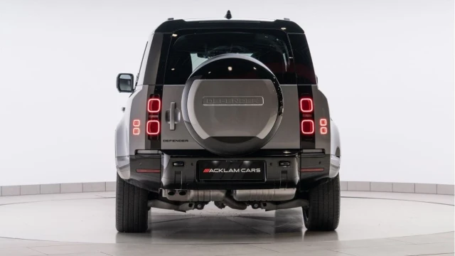 Land Rover Defender (73 Reg) 110 3.0 D300 X-Dynamic HSE (Black Pack) Image 4
