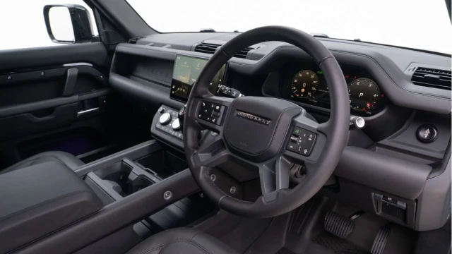 Land Rover Defender (25 Reg) 110 3.0 D250 X-Dynamic HSE Hard Top Commercial (Bespoke) (+VAT) Image 2