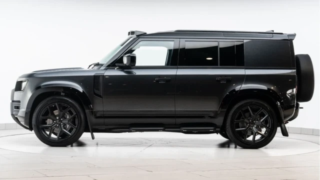 Land Rover Defender (25 Reg) 110 3.0 D350 X-Dynamic HSE Hard Top Commercial (3 Seat) (Bespoke) (+VAT) Image 4