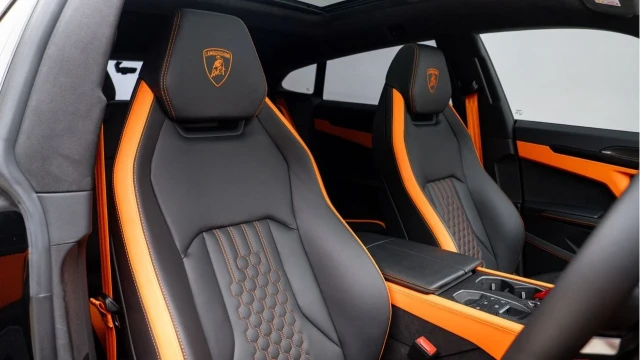 Lamborghini Urus (25 Reg) 4.0 V8 SE Hybrid Image 3
