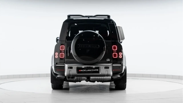 Land Rover Defender (23 Reg) 130 3.0 D300 X-Dynamic HSE (8 Seat) Image 5