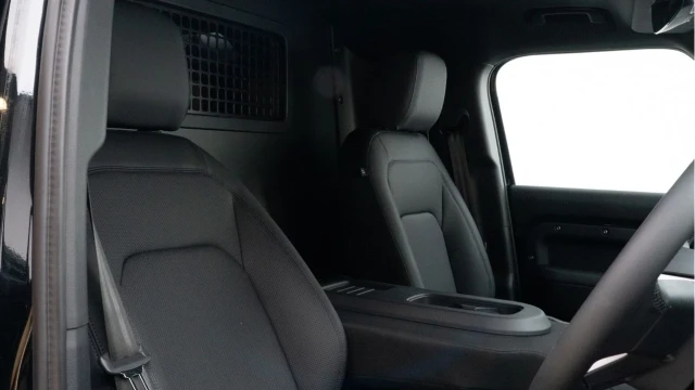 Land Rover Defender (25 Reg) 110 3.0 D250 S Hard Top Commercial (3 Seat) (Bespoke URBAN) (+VAT) Image 6