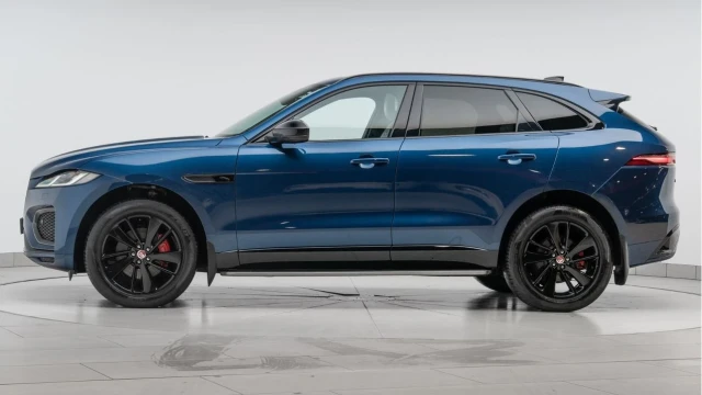 Jaguar F-pace (72 Reg) 2.0 D200 R-Dynamic Black AWD Image 4