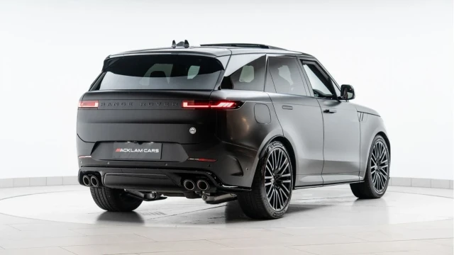 Land Rover Range Rover Sport (74 Reg) 4.4 V8 P635 SV Edition One Image 6