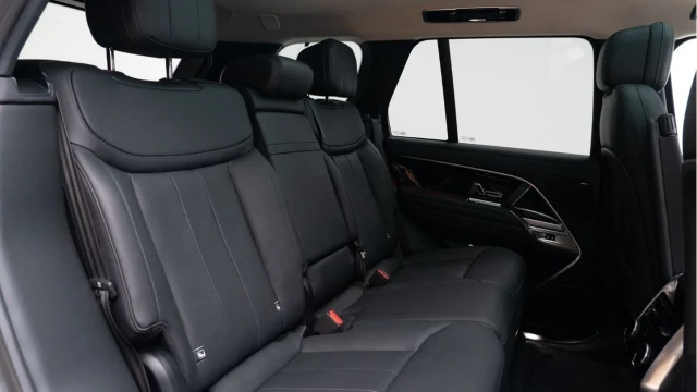 Land Rover Range Rover (23 Reg) 3.0 D300 SE Image 8