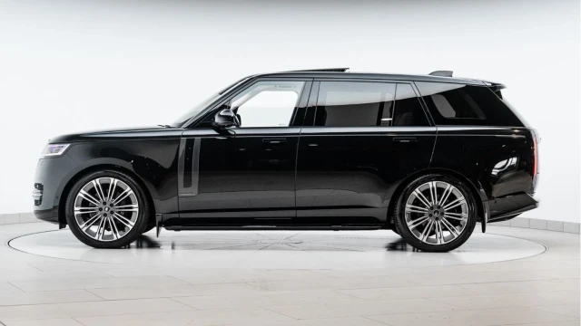 Land Rover Range Rover (74 Reg) 3.0 D350 Autobiography LWB (7 Seat) Image 5