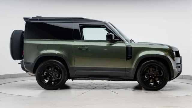 Land Rover Defender (75 Reg) 90 3.0 D250 S Hard Top Commercial (3 Seat) (+VAT) Image 7