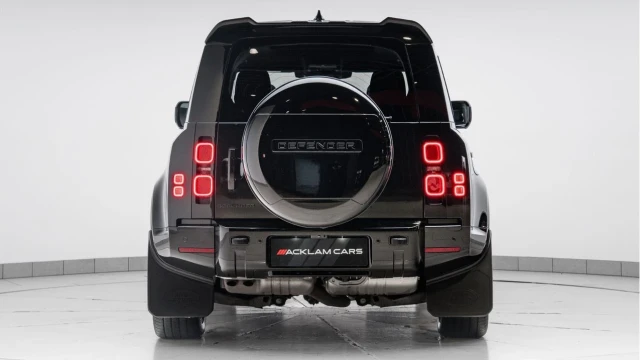 Land Rover Defender (25 Reg) 110 3.0 D350 X-Dynamic HSE (Black Pack) Image 6