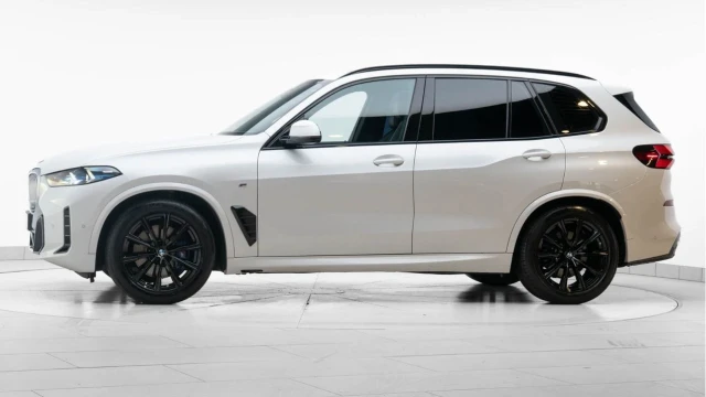 BMW X5 (73 Reg) 3.0 30D M Sport xDrive (7 Seat) Image 4