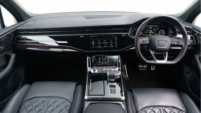 Audi SQ7 (22 Reg) 4.0TFSI V8 Black Edition Quattro Image 2