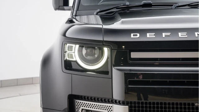 Land Rover Defender (22 Reg) 90 3.0 D250 SE Image 5