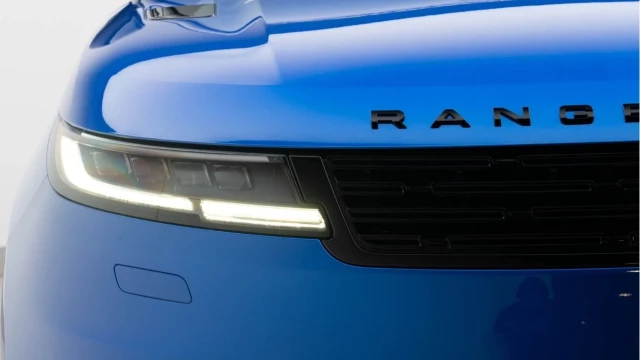 Land Rover Range Rover Sport (25 Reg) 3.0 D300 Dynamic SE (Velocity) Image 8