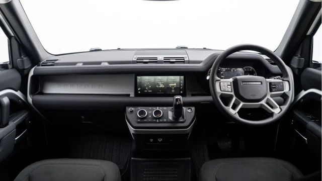 Land Rover Defender (23 Reg) 90 3.0 D200 Hard Top (5 Seat) (+VAT) Image 2