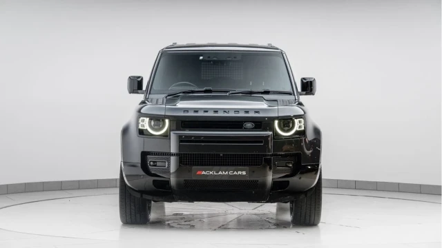 Land Rover Defender (72 Reg) 90 3.0 D250 SE Hard Top Commercial (+VAT) Image 6