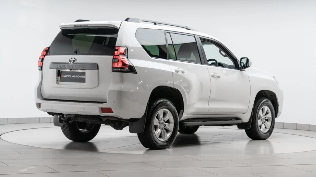 Toyota Land Cruiser (73 Reg) 2.8 D-4D Active Image 6