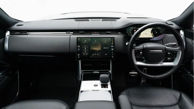 Land Rover Range Rover (24 Reg) 3.0 D350 HSE LWB 7 Seat (Bespoke) Image 2