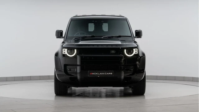 Land Rover Defender (25 Reg) 90 3.0 D350 X-Dynamic HSE Hard Top Commercial (3 Seat) (+VAT) Image 7