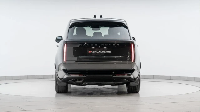 Land Rover Range Rover (74 Reg) 3.0 D300 SE (Shadow Pack) Image 5