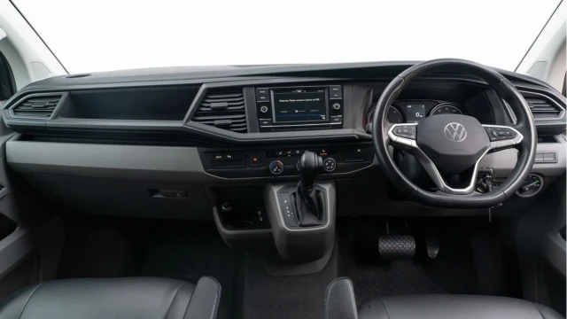 Volkswagen Transporter (71 Reg) T28 2.0TDI Highline DSG (5 Seat) (SV Edition 30) (+VAT) Image 2