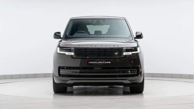 Land Rover Range Rover (72 Reg) 3.0 D300 SE (Shadow Pack) Image 7