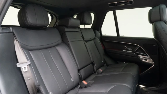 Land Rover Range Rover (74 Reg) 3.0 D350 SE Image 7