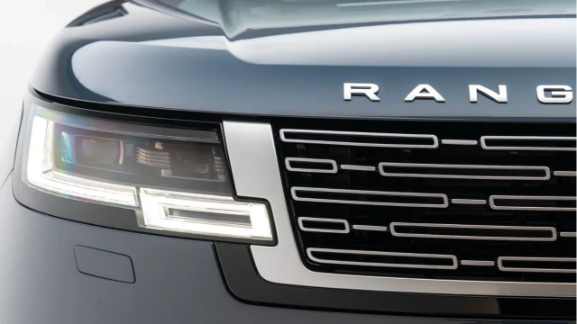 Land Rover Range Rover (25 Reg) 3.0 D350 Autobiography LWB Image 8