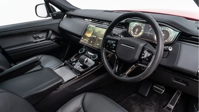 Land Rover Range Rover Sport (73 Reg) 3.0 D300 Dynamic SE (Black Pack) Image 7