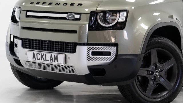 Land Rover Defender (21 Reg) 90 3.0 D200 Hard Top Commercial (3 Seat) (+VAT) Image 5