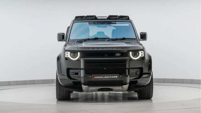 Land Rover Defender (71 Reg) 110 2.0 P400e XS Edition Hybrid (Bespoke) Image 7