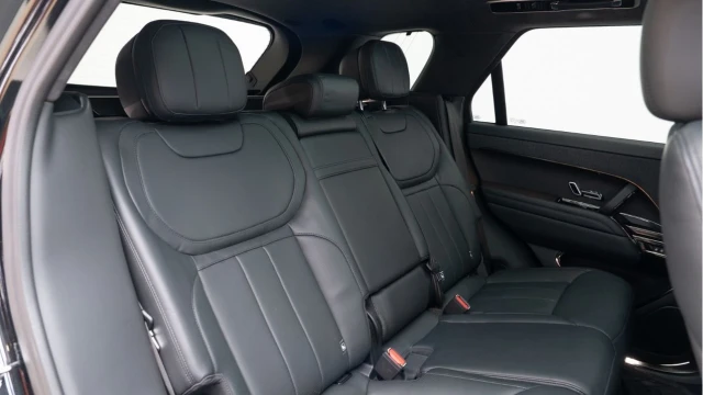 Land Rover Range Rover Sport (72 Reg) 3.0 D350 Autobiography (Black Pack) Image 5