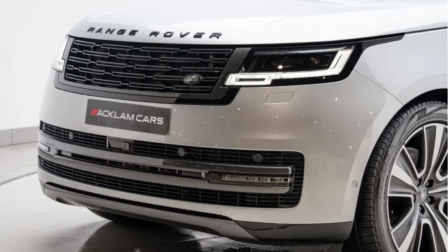 Land Rover Range Rover (23 Reg) 3.0 D300 HSE (Shadow Pack) Image 6