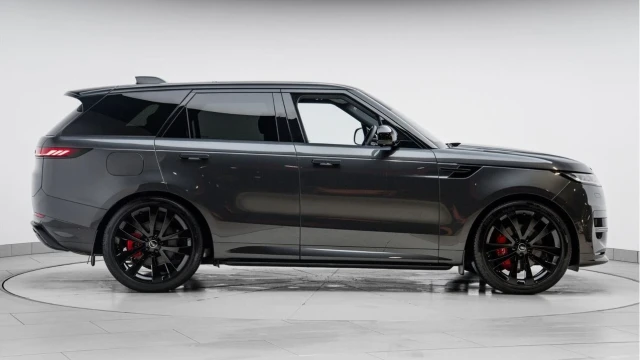 Land Rover Range Rover Sport (75 Reg) 3.0 D300 Dynamic SE (Black Pack) Image 5