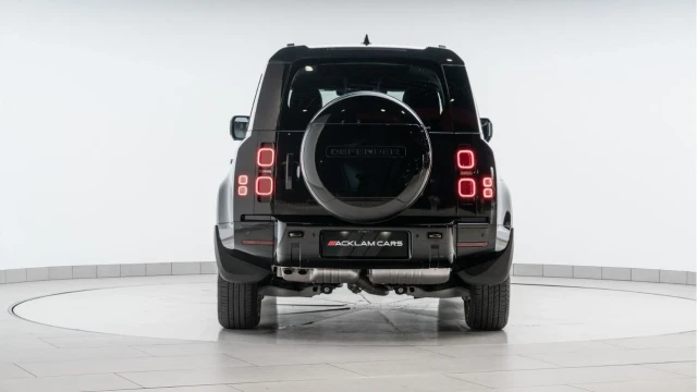 Land Rover Defender (25 Reg) 110 3.0 D250 X-Dynamic SE (Black Pack) Image 5