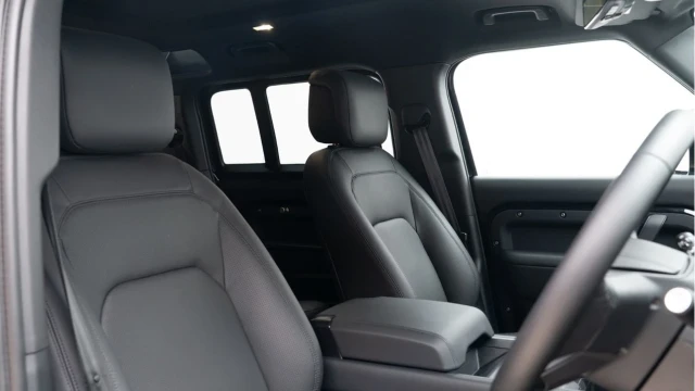 Land Rover Defender (74 Reg) 110 3.0 D350 X-Dynamic HSE Hard Top (5 Seat) (Bespoke) (+VAT) Image 3
