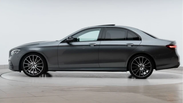 Mercedes-Benz E Class (22 Reg) E220 2.0D AMG Line Night Edition Premium Plus Image 4