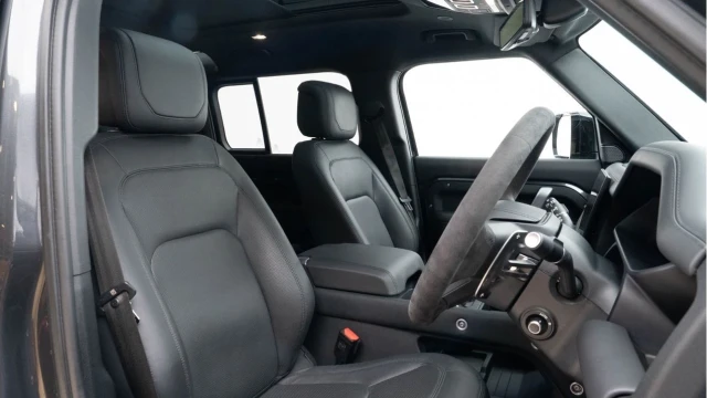 Land Rover Defender (24 Reg) 110 5.0 V8 Image 3