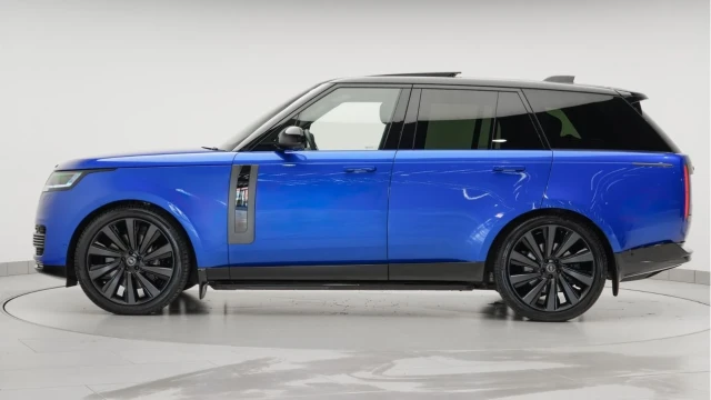 Land Rover Range Rover (23 Reg) 4.4 V8 P530 SV (VAT Q) Image 4