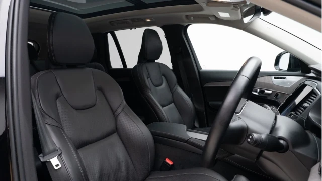 Volvo XC90 (23 Reg) 2.0 T8 Recharge Ultimate Dark AWD (7 Seat) (Hybrid) Image 3