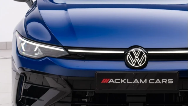 Volkswagen Golf (74 Reg) R 2.0TSI Black Edition 4Motion DSG (VAT Q) Image 8