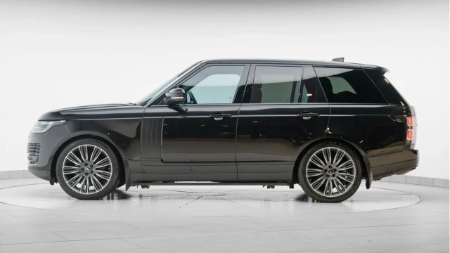 Land Rover Range Rover (70 Reg) 3.0SDV6 Vogue Image 5