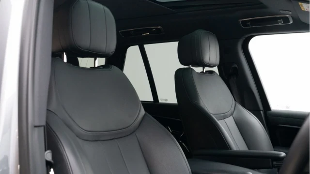 Land Rover Range Rover (24 Reg) 3.0 D300 SE (Shadow Pack) Image 3