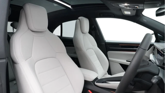 Porsche Macan (74 Reg) 4 Electric (VAT Q) Image 3